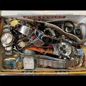 Large lot of broken watches for diy steampunk arts & crafts